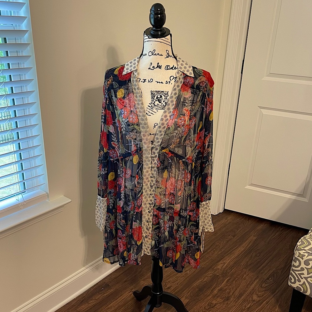 Free People Flowy Floral Top 🌸 SZ Medium